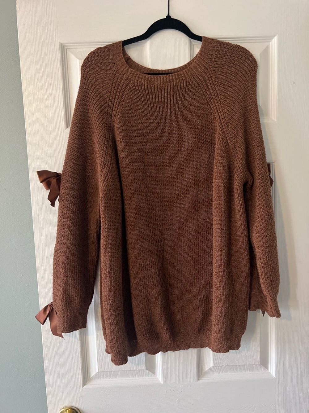 SHEIN Brown Crewneck Sweater with Sleeve Bows